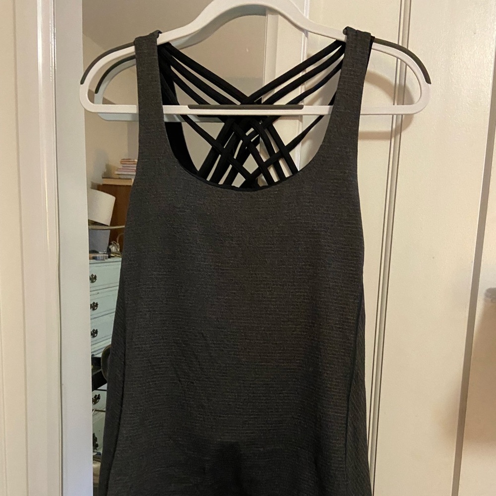Lululemon low back/cut out work out tank with built in bra